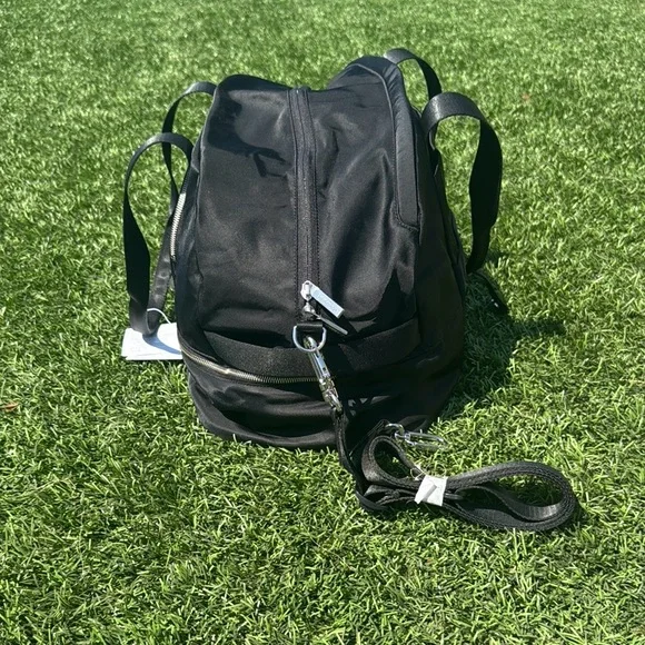 Lululemon Athletica Black Travel Bag with Durable Design- NWT - Picture 4 of 6
